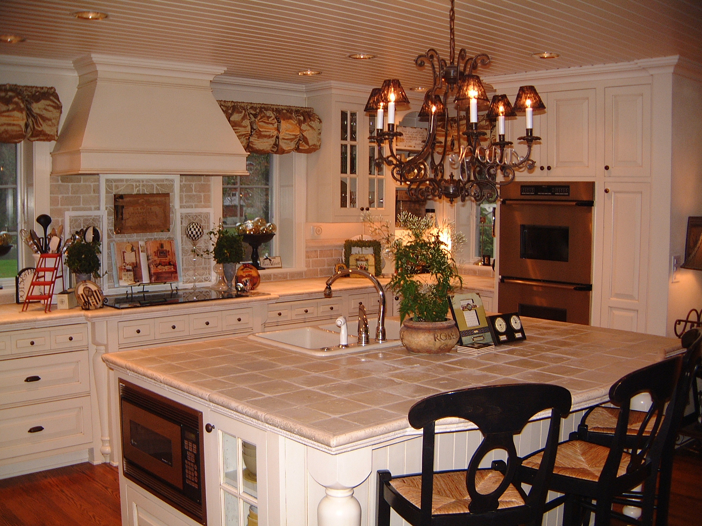 a kitchen with a dining room table